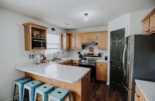 Nazareth House | Bourbon Themed 3-bedroom house in Bardstown