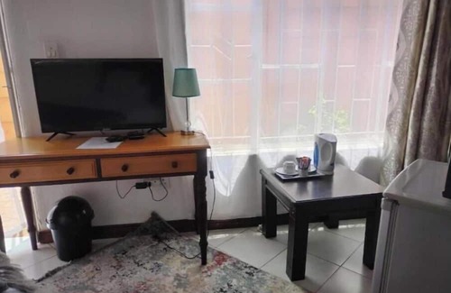 Sunnyside Apartment | 54 Brecher Budget Double Room #2