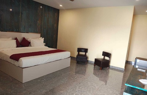 Sector 62 Other | Embrace Nature: Your Tranquil Farm Stay Awaits!