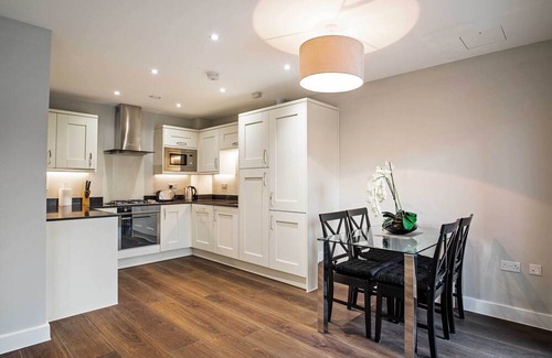Weybridge Apartment | Stylish home in Weybridge