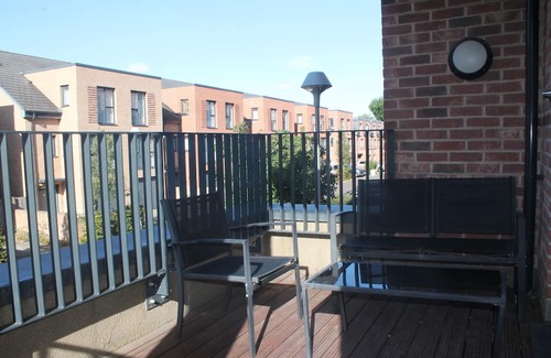 London Borough of Hounslow Apartment | ✨Modern 2-Bedroom Flat with Balcony