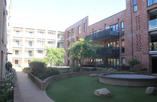 London Borough of Hounslow Apartment | ✨Modern 2-Bedroom Flat with Balcony