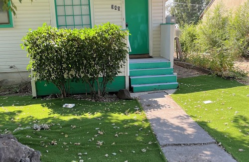 Mountain Home Apartment | Comfy Abode, pet friendly 3 bedroom apartment in Mountain Home with WiFi and AC.