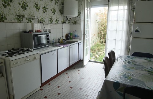 Gavres House | 70's house 70 m from Goerem beach