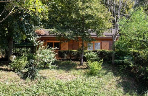 Sauveterre-de-Rouergue Ski Chalet | Spacious chalet for 8 with terrace in Sauveterre-de-Rouergue