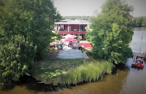 Koenigs Wusterhausen Boat Rental | Houseboat 'BunBo 1060' with Lake View