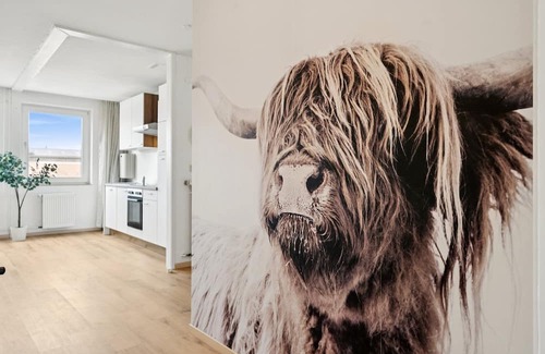 Braunschweig City Center Apartment | Hellohome Urban Design Apartment by the Castle 115 sqm Kicker