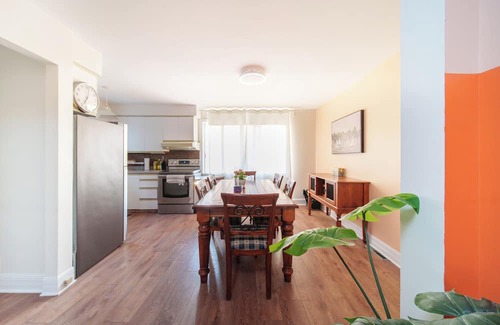 Montreal House | House in Center Brossard-mins to REM station/hwy