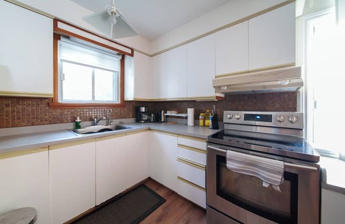 Montreal House | House in Center Brossard-mins to REM station/hwy