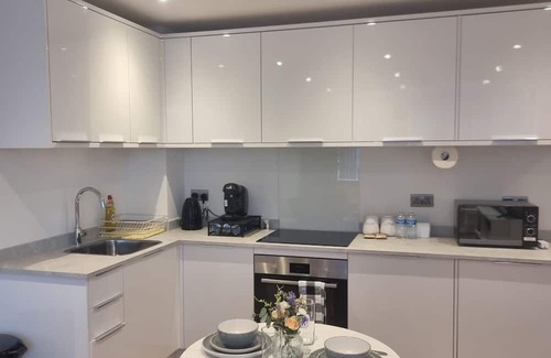 Gravesend Apartment | Luxuriously Cosy 1 Bed Flat