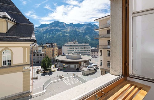 St. Moritz Apartment | Ski Paradise, Steps to Chantarella Lift