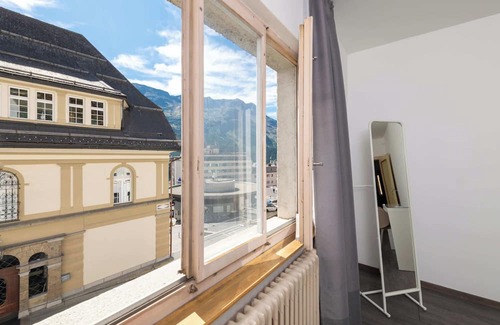 St. Moritz Apartment | Ski Paradise, Steps to Chantarella Lift