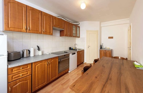 St. Moritz Apartment | Ski Paradise, Steps to Chantarella Lift
