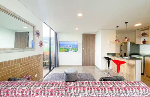 Cali Apartment | LIV-602 Gorgeous cozy apt 2 balconies great views
