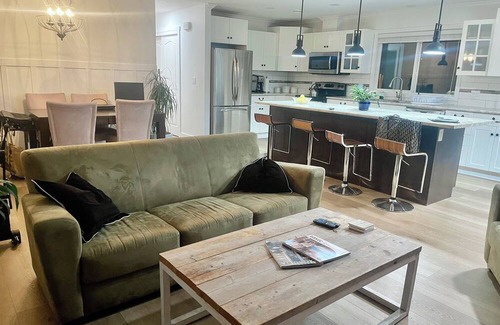 Aldergrove House | Comfortable house