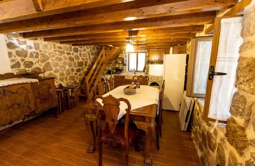 Ermionida Cottage | Demis and Sofias cozy House with indoor fireplace