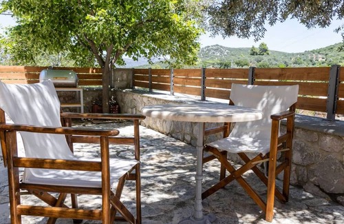 Ermionida Cottage | Demis and Sofias cozy House with indoor fireplace