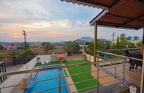 Devghar Villa | Lonavala -4BHK Luxurious & Spacious - Big Pool-Picnic & Getaway – Megastar Villa
