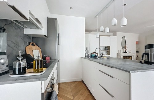 Montparnasse Apartment | LUXEMBOURG GARDEN