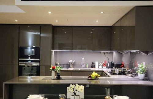 Whittington Apartment | Luxury North London Haven