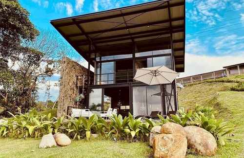 Pereira Cabin | Landscape Suite