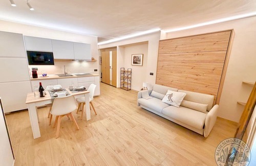 Madesimo Apartment | Madesimo Ski Suite Apartment with Mountain View and Wi-Fi