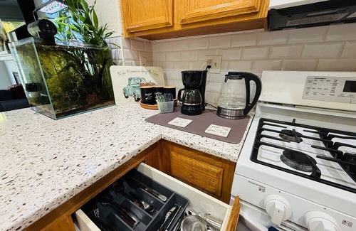 Regency Park House | Smart Zen Retreat Near Airport – Calm, Comfortable Garden Hideaway