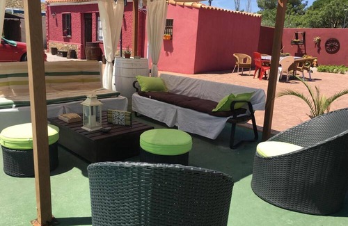 Colmenar de Oreja House | La Casita de Colmenar: Accessible Rural Home with Pool and Games Room