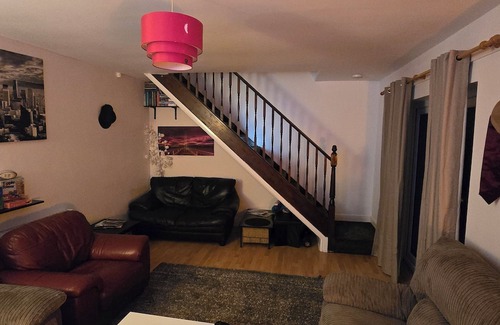 Mapperley House | Cosy House on the hills of Carlton, 15 mins away from Nottingham City Centre