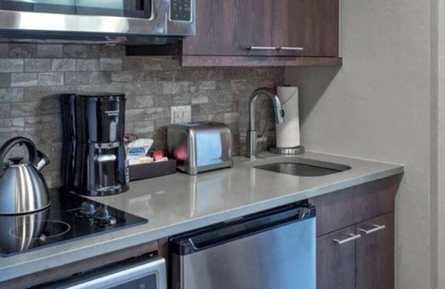 Peak 8 Hotel | Grand Colorado on Peak 8 - Suite Residence 3 Bedroom - Ski in Ski Out - 2/28-3/7