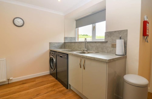 Forfar Cottage | BANKHEAD OF LOUR COTTAGE, pet friendly, with open fire in Forfar