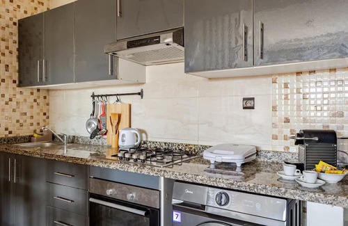 El Jadida Apartment | APT-Cinema Pool-Free Parking-Gym-Netflix