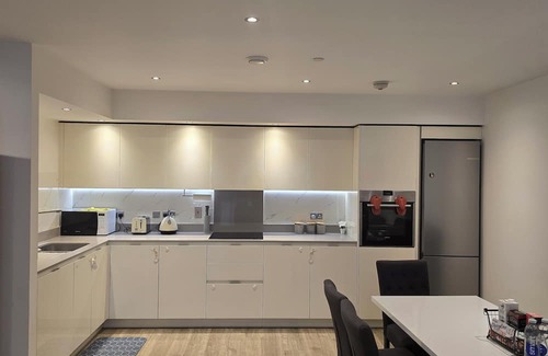 Harrow Apartment | Stylish 1BDR Gated Flat Harrow on the Hill