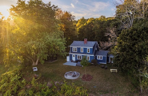 Norwich Cottage | Peaceful Riverview Retreat - 1 mi to Dartmouth College - 4-bd -3ba