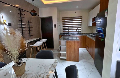 Surulere Apartment | ChiChi’s Pad…nNewly built 3-bedroom apartment in enchanting Lagos with AC