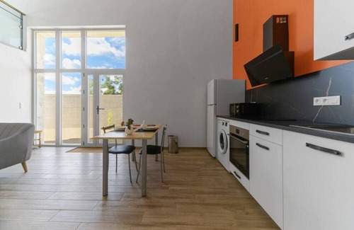 Saulcet Apartment | Le Petit Penaud - Air-conditioned duplex apartment in a quiet location