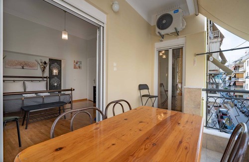 Attiki Apartment | Attiki Haven – 4BR Stay Steps from Metro by ΜΡS