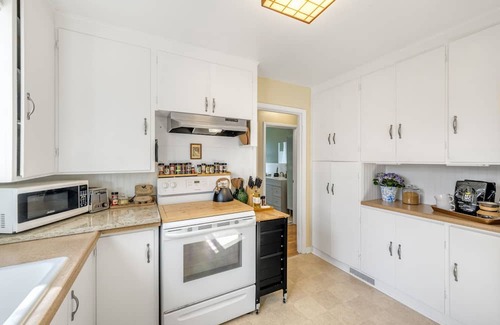 Everett Apartment | Safe and Cozy North Everett Charming OASIS - Centrally Located