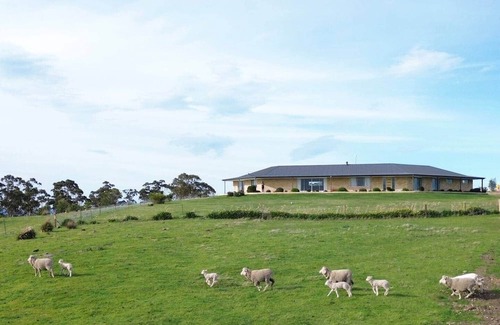 North Bruny House | Bruny Horizon - Where the Country meets the Sea