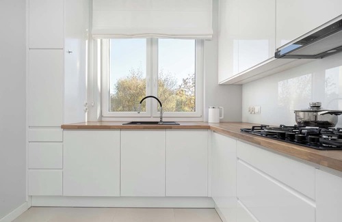 Stare Miasto Apartment | Prosta 12 Wrocław | Elegant Apartment in Center with Desk and Air Conditioned Li