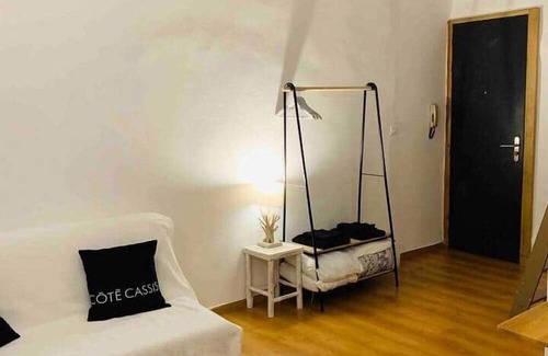 Cassis Apartment | Chez Giulia Cassis - Studio near the beach