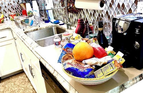 Drayton Condo | Beautiful totally remodeled 2 BR property near everything!