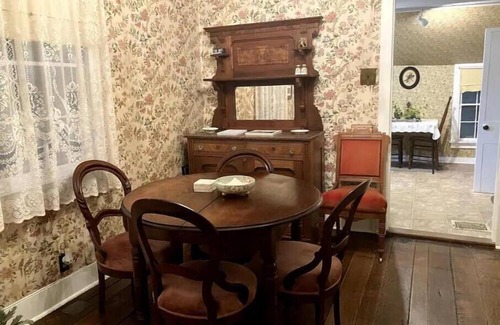 Hillsboro House | Historic Blackman-Evans Home
