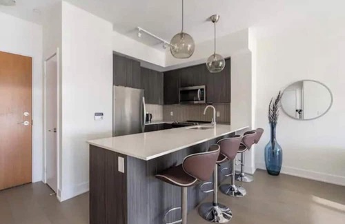 Humber Bay Shores Condo | Adastay Suites Lakeview