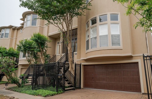 Hyde Park House | Roomy Stay in Houston’s River Oaks District! 3BR, 3.5BA, Prime Location!