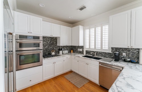 Hyde Park House | Roomy Stay in Houston’s River Oaks District! 3BR, 3.5BA, Prime Location!