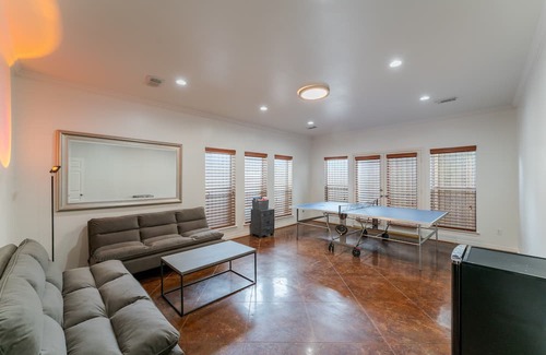 Hyde Park House | Roomy Stay in Houston’s River Oaks District! 3BR, 3.5BA, Prime Location!