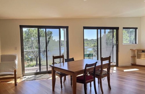 Beechworth Condo | Lake View Retreat Beechworth