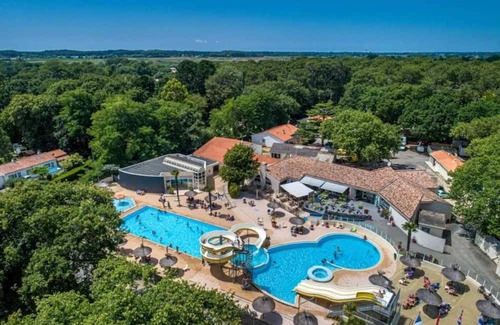 Saint-Hilaire-de-Riez House | Camping 4 étoiles - Piscine - efbdeh