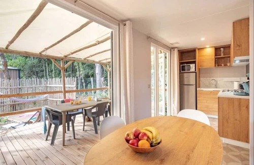 Saint-Hilaire-de-Riez House | Camping 4 étoiles - Piscine - efbdeh